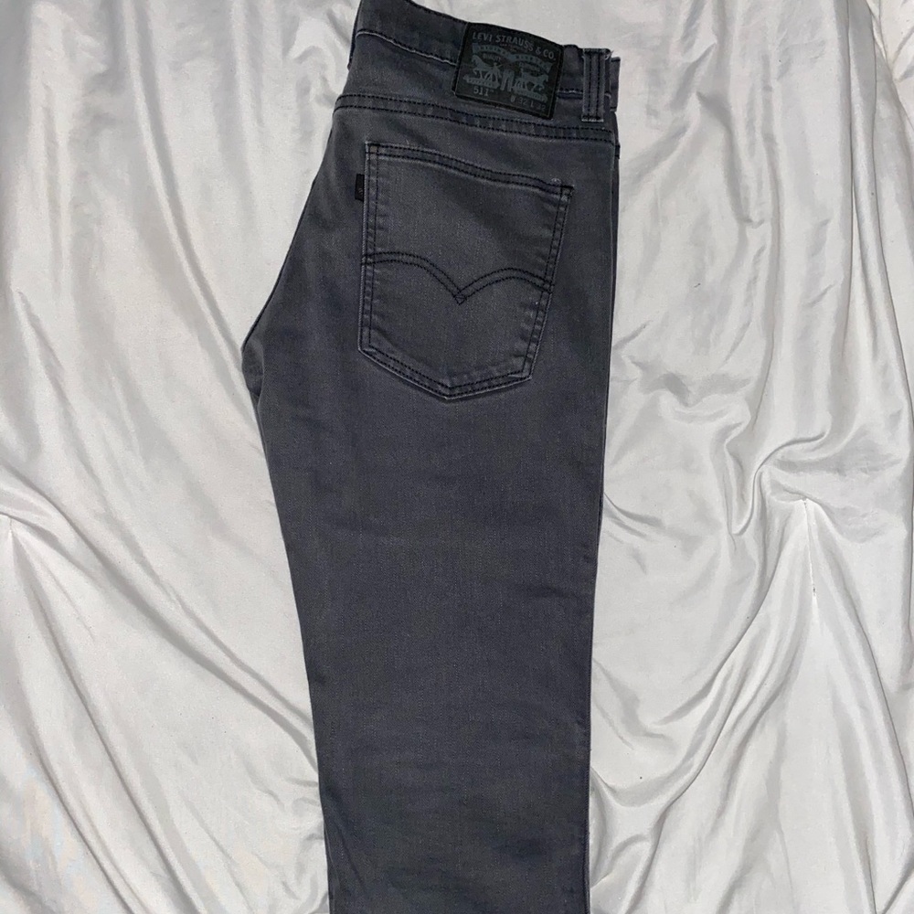 Men’s black Levi jeans